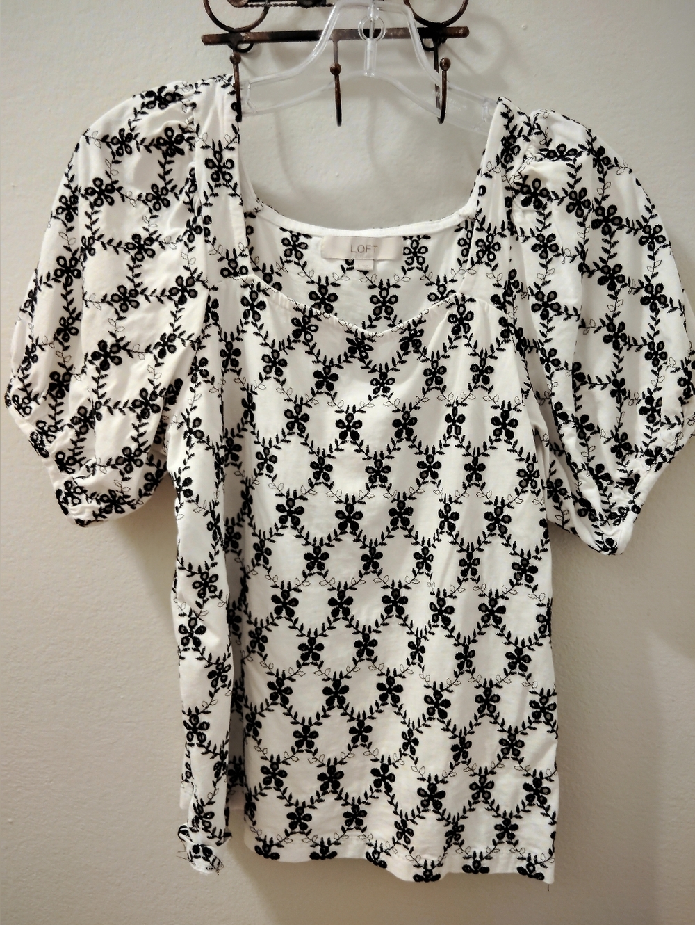 🦋LOFT White Top with Black Floral Lattice Puff Sleeves